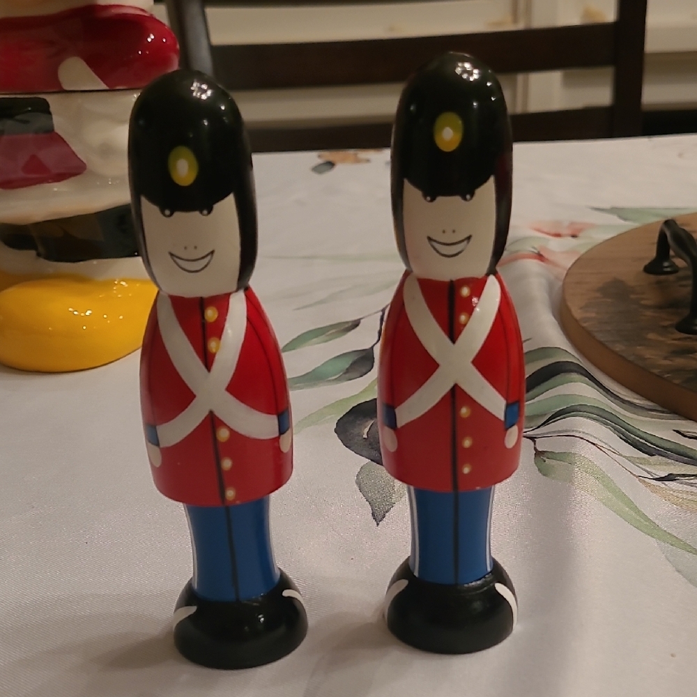 Dutch Wooden Soldiers